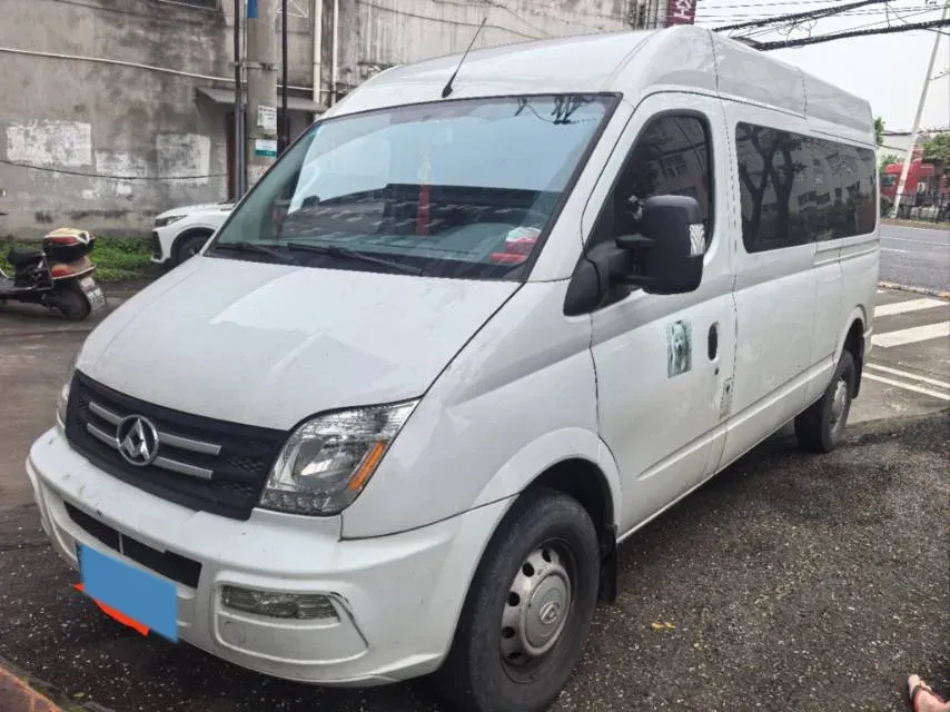 2023 MAXUS XinTu V80 2.0T 127HP L4 6MT,autocango,china used car exporter,china ev exporter,chinese used car exporter,chinese used ev exporter