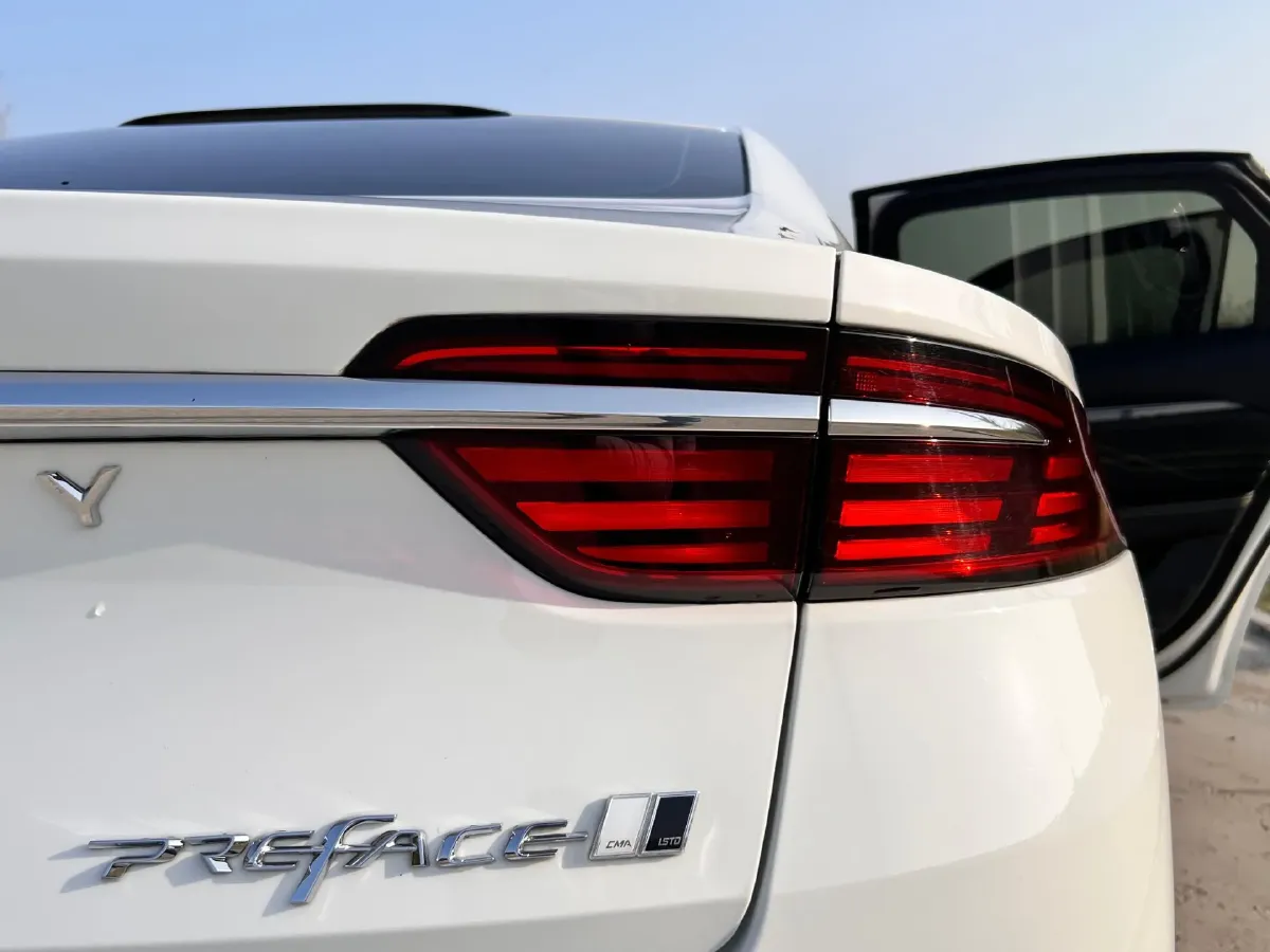 2023 Geely Preface 1.5T 181HP L4 7DCT,autocango,china used car exporter,china ev exporter,chinese used car exporter,chinese used ev exporter