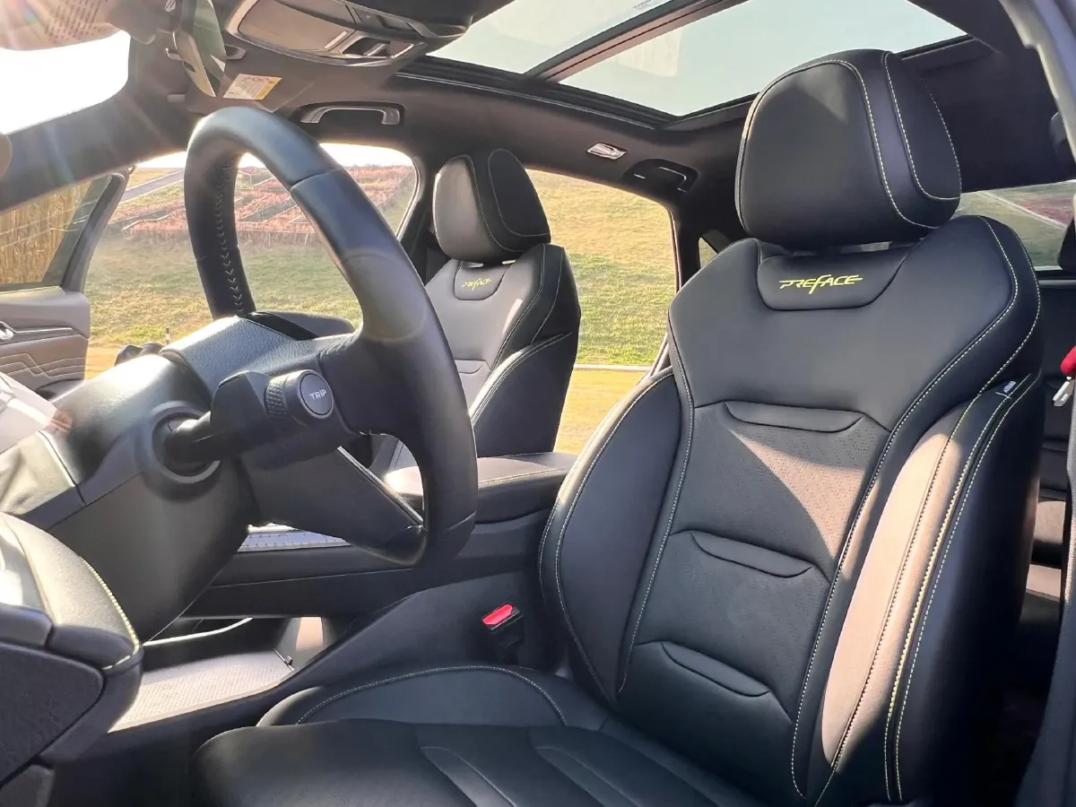 2023 Geely Preface 1.5T 181HP L4 7DCT,autocango,china used car exporter,china ev exporter,chinese used car exporter,chinese used ev exporter