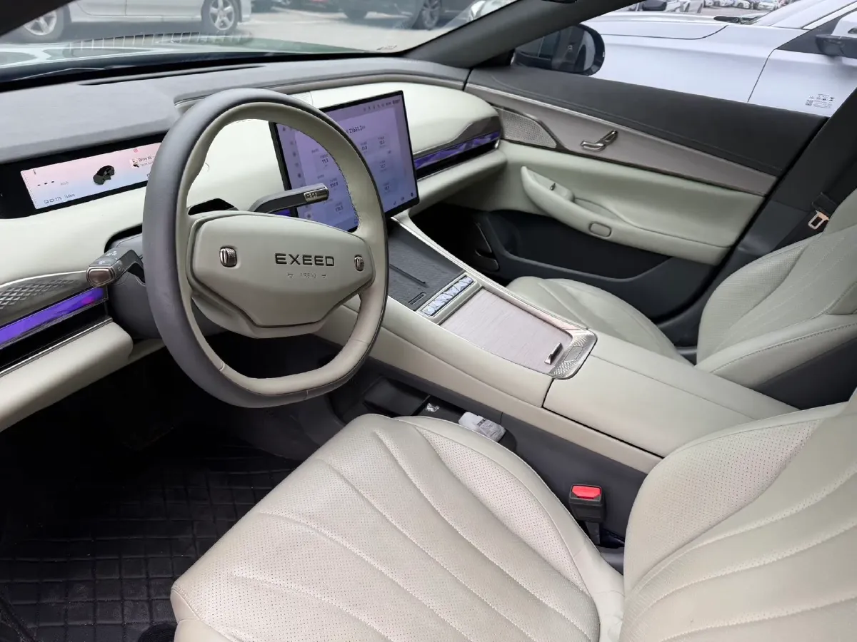 2024 Jaguar E-PACE 1.5T 200HP L3 8AT,autocango,china used car exporter,china ev exporter,chinese used car exporter,chinese used ev exporter