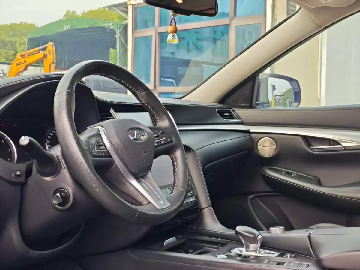 2018 Jeep Grand Commander 2.0T 265HP L4 9AT,autocango,china used car exporter,china ev exporter,chinese used car exporter,chinese used ev exporter