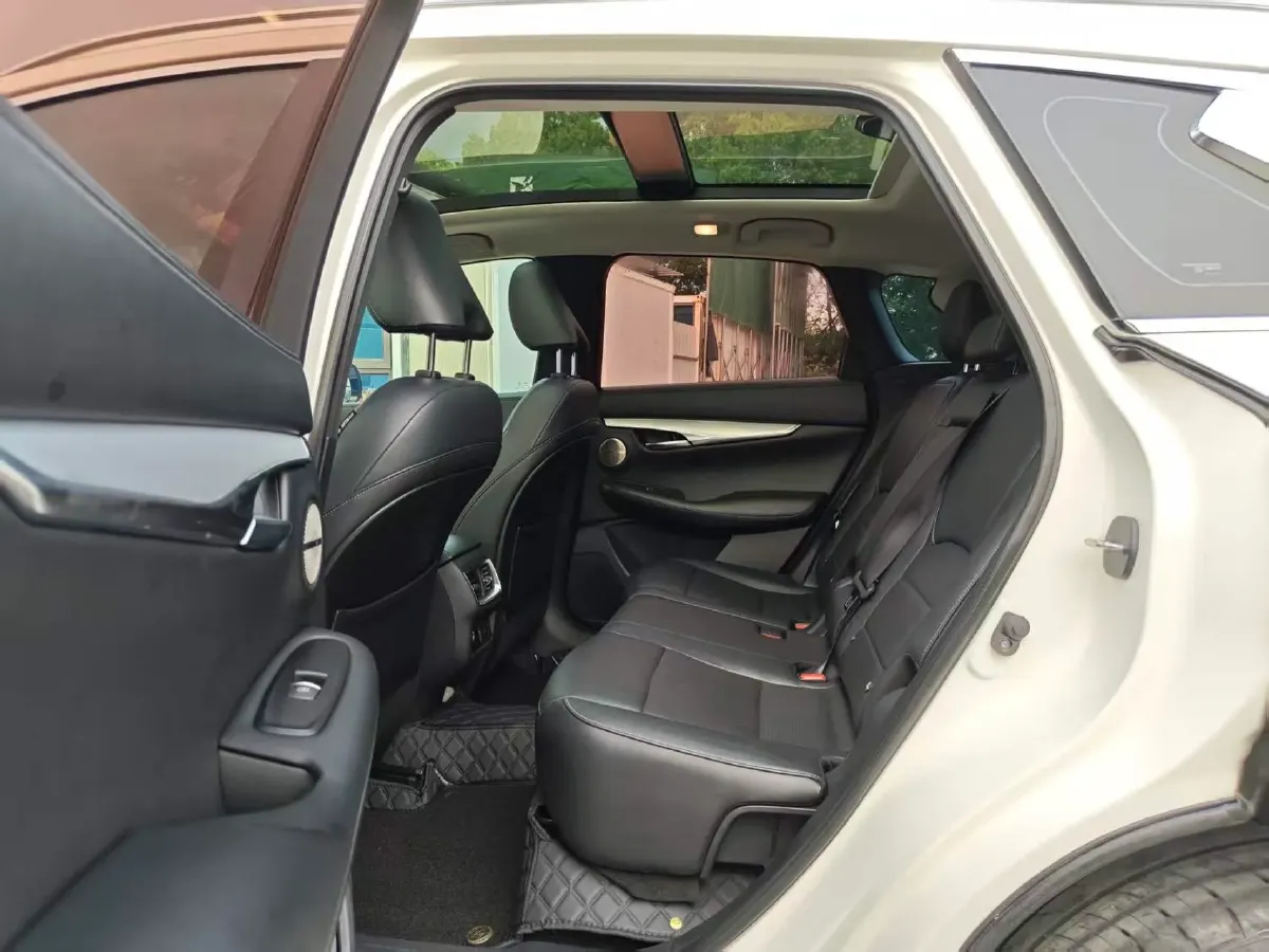 2018 Jeep Grand Commander 2.0T 265HP L4 9AT,autocango,china used car exporter,china ev exporter,chinese used car exporter,chinese used ev exporter