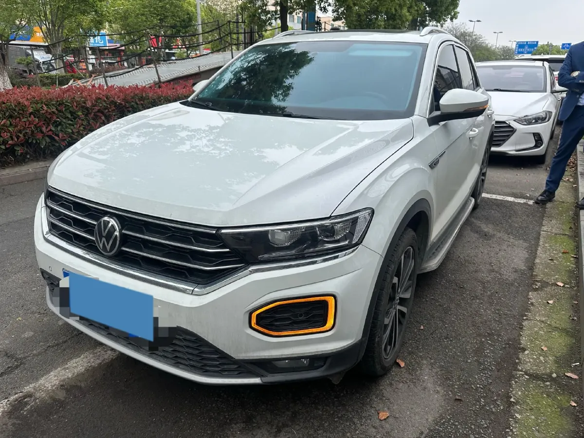 2022 Volkswagen T-Roc 1.4T 150HP L4 7DCT,autocango,china used car exporter,china ev exporter,chinese used car exporter,chinese used ev exporter