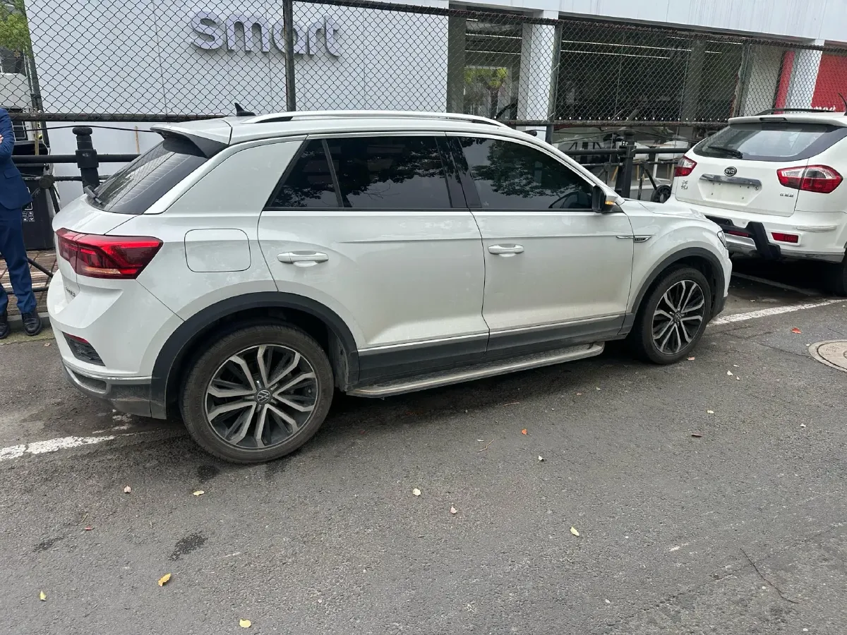 2022 Volkswagen T-Roc 1.4T 150HP L4 7DCT,autocango,china used car exporter,china ev exporter,chinese used car exporter,chinese used ev exporter