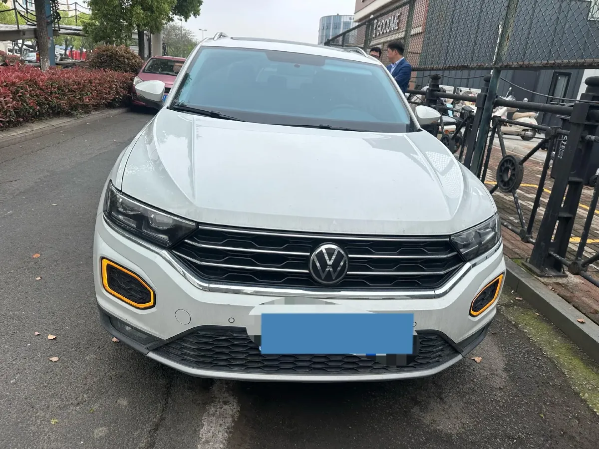 2022 Volkswagen T-Roc 1.4T 150HP L4 7DCT,autocango,china used car exporter,china ev exporter,chinese used car exporter,chinese used ev exporter