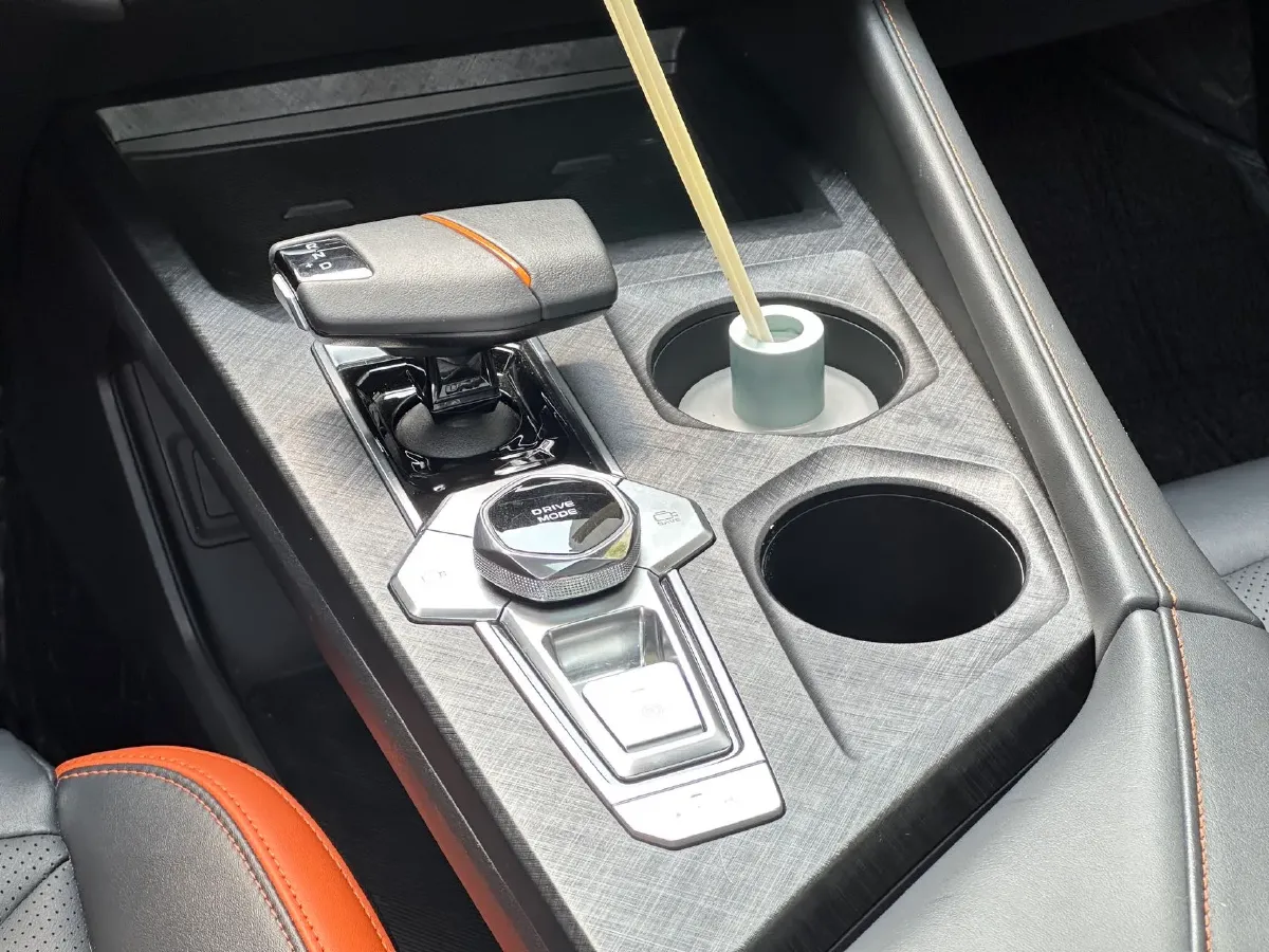 2023 ChangAn UNI-V 1.5T 188HP L4 7DCT,autocango,china used car exporter,china ev exporter,chinese used car exporter,chinese used ev exporter