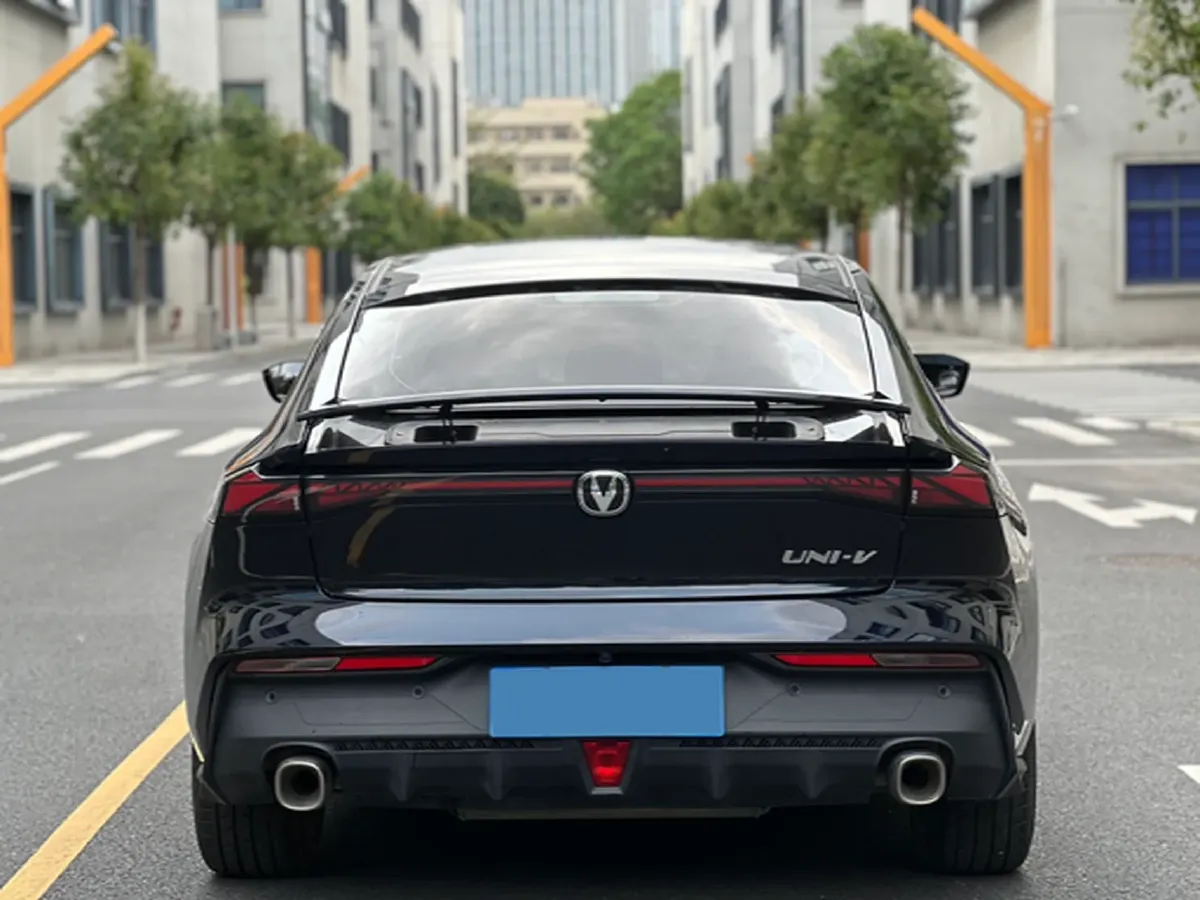 2023 ChangAn UNI-V 1.5T 188HP L4 7DCT,autocango,china used car exporter,china ev exporter,chinese used car exporter,chinese used ev exporter