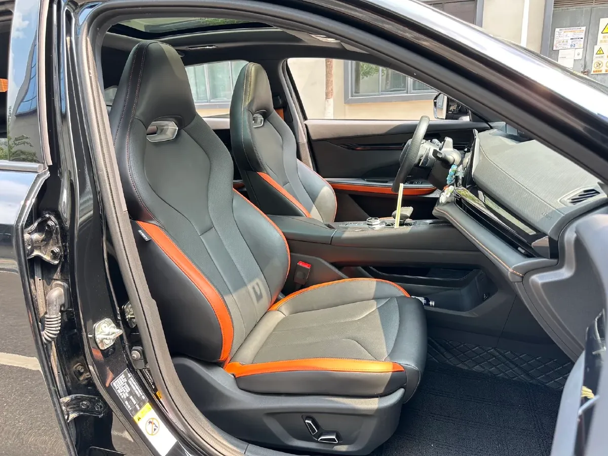 2023 ChangAn UNI-V 1.5T 188HP L4 7DCT,autocango,china used car exporter,china ev exporter,chinese used car exporter,chinese used ev exporter