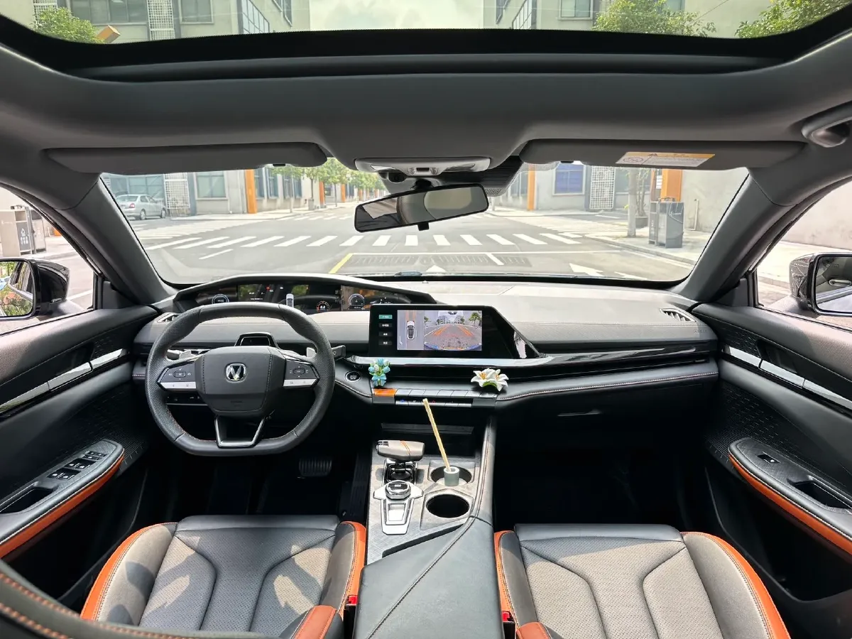 2023 ChangAn UNI-V 1.5T 188HP L4 7DCT,autocango,china used car exporter,china ev exporter,chinese used car exporter,chinese used ev exporter