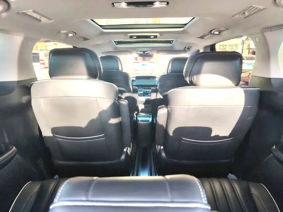 2021 Roewe iMAX8 2.0T 234HP L4 8AT,autocango,china used car exporter,china ev exporter,chinese used car exporter,chinese used ev exporter