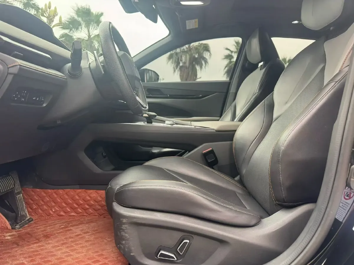 2022 ChangAn UNI-V 1.5T 188HP L4 7DCT,autocango,china used car exporter,china ev exporter,chinese used car exporter,chinese used ev exporter