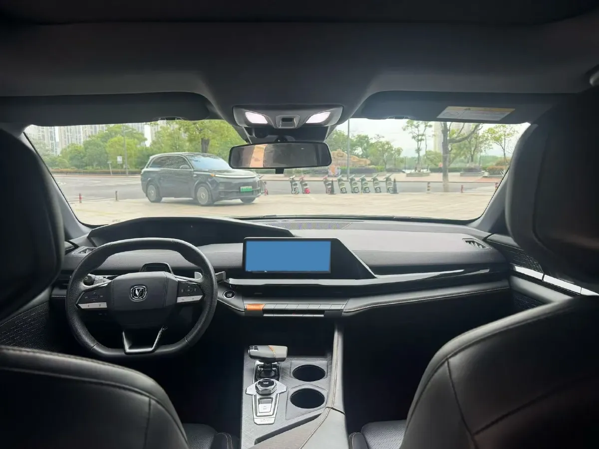 2022 ChangAn UNI-V 1.5T 188HP L4 7DCT,autocango,china used car exporter,china ev exporter,chinese used car exporter,chinese used ev exporter