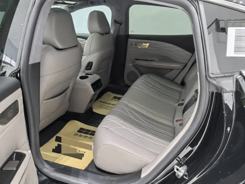 2025 Geely Galaxy Starshine 8 1.5T 163HP L4 3DHT PHEV 27.69KWH,autocango,china used car exporter,china ev exporter,chinese used car exporter,chinese used ev exporter