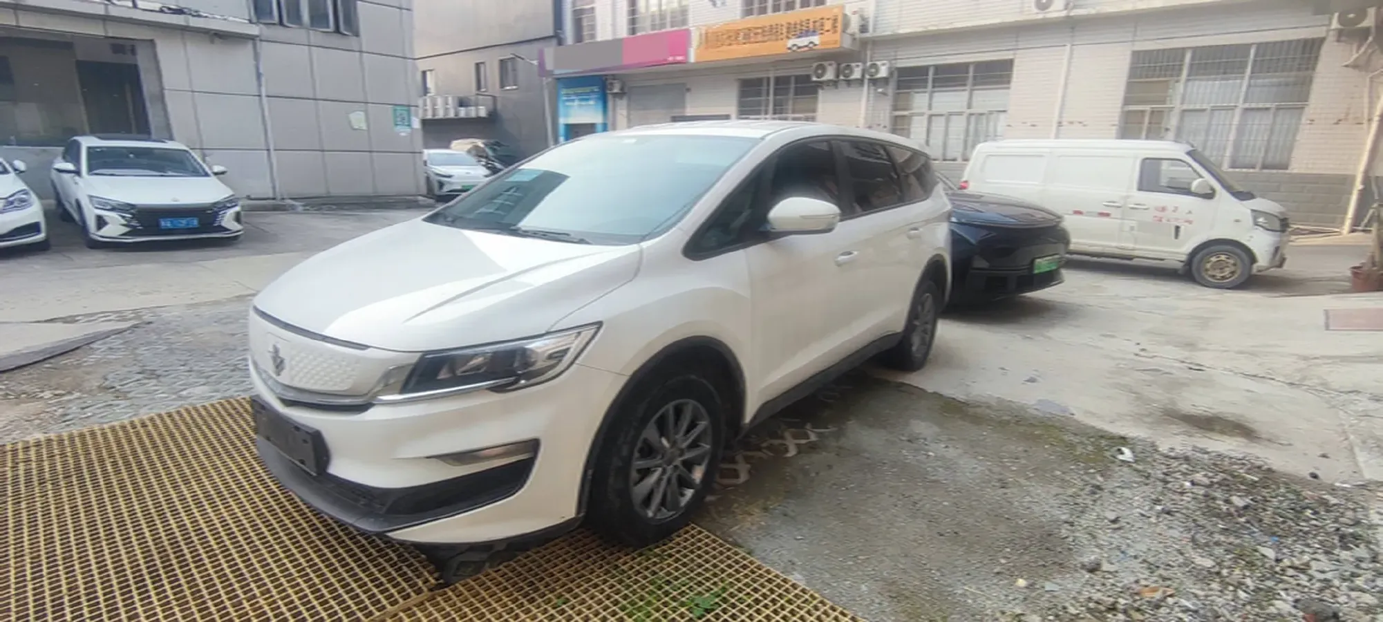 2021 Livan Maple 80v BEV 53KWH,autocango,china used car exporter,china ev exporter,chinese used car exporter,chinese used ev exporter