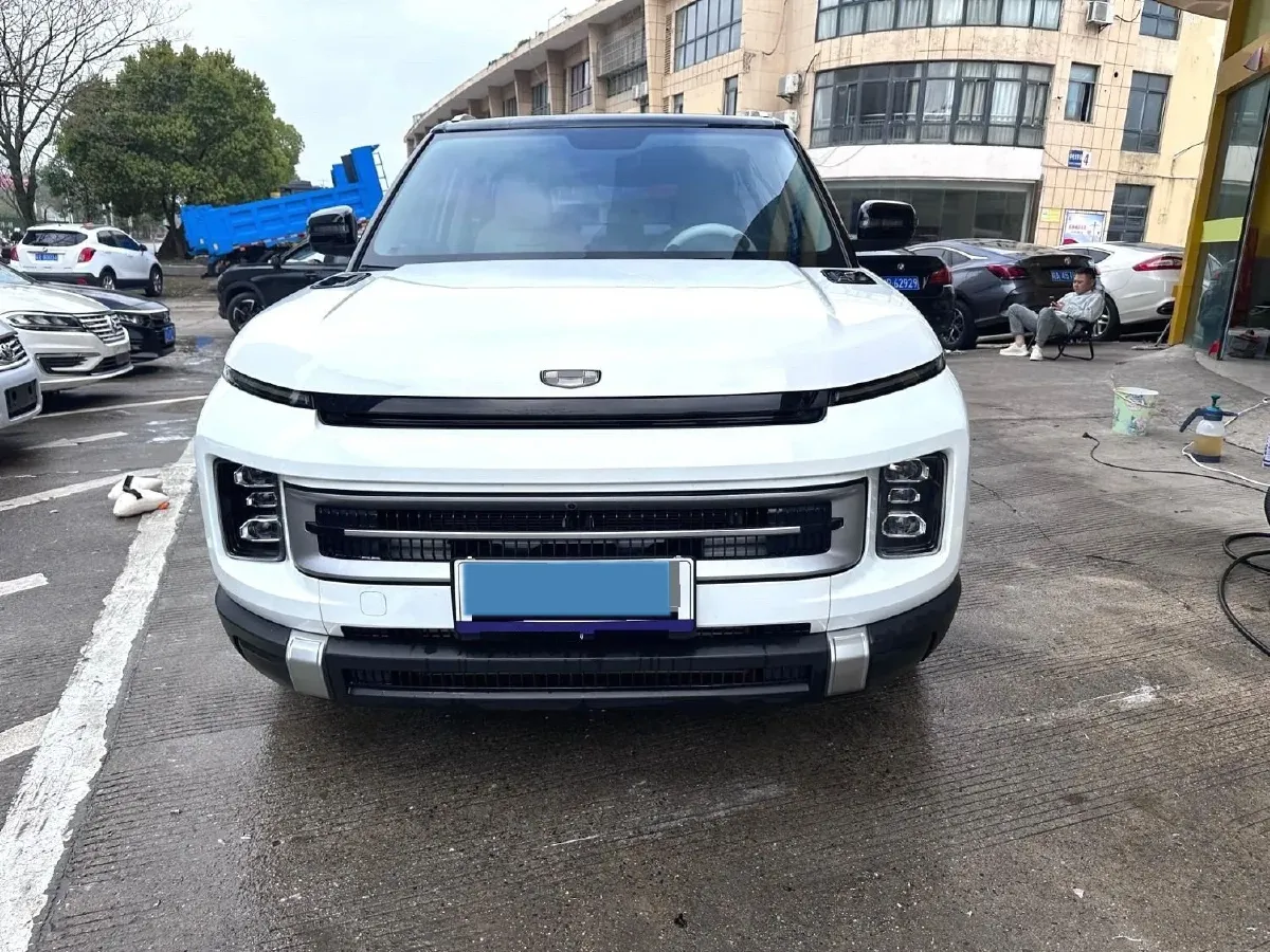 2023 Geely ICON 1.5T 181HP L4 7DCT,autocango,china used car exporter,china ev exporter,chinese used car exporter,chinese used ev exporter