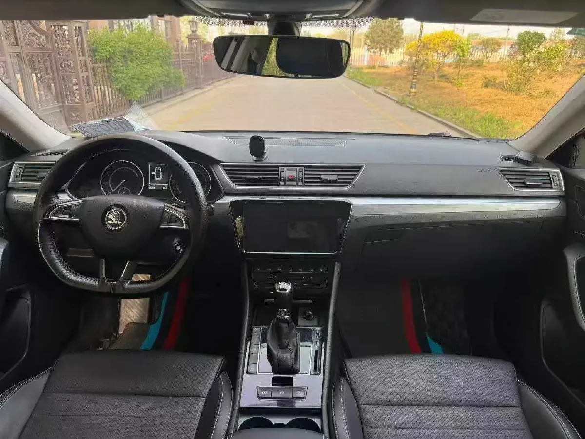 2019 Skoda Superb 1.4T 150HP L4 7DCT,autocango,china used car exporter,china ev exporter,chinese used car exporter,chinese used ev exporter