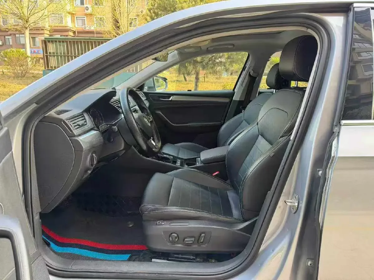 2019 Skoda Superb 1.4T 150HP L4 7DCT,autocango,china used car exporter,china ev exporter,chinese used car exporter,chinese used ev exporter