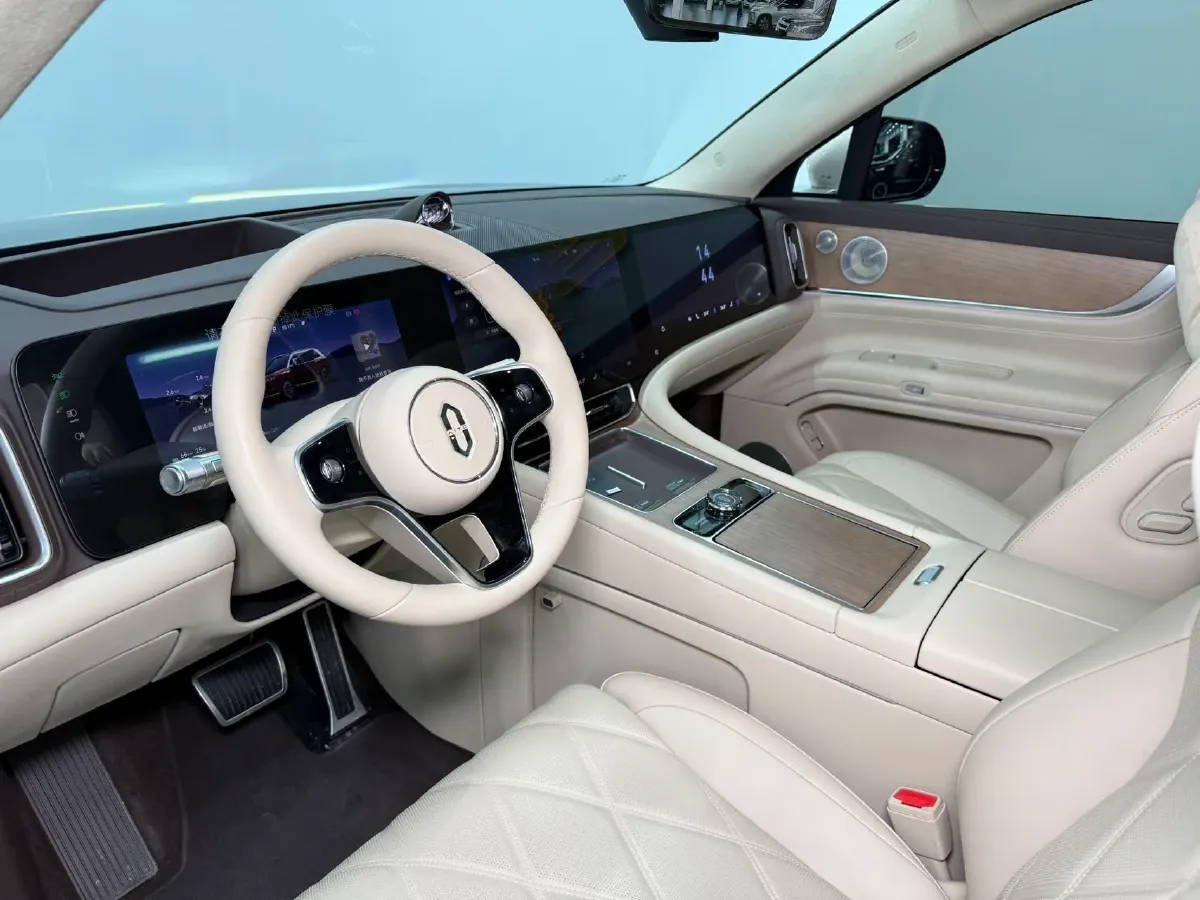 2025 AITO AITO M9 REEV 160HP REEV 52KWH,autocango,china used car exporter,china ev exporter,chinese used car exporter,chinese used ev exporter