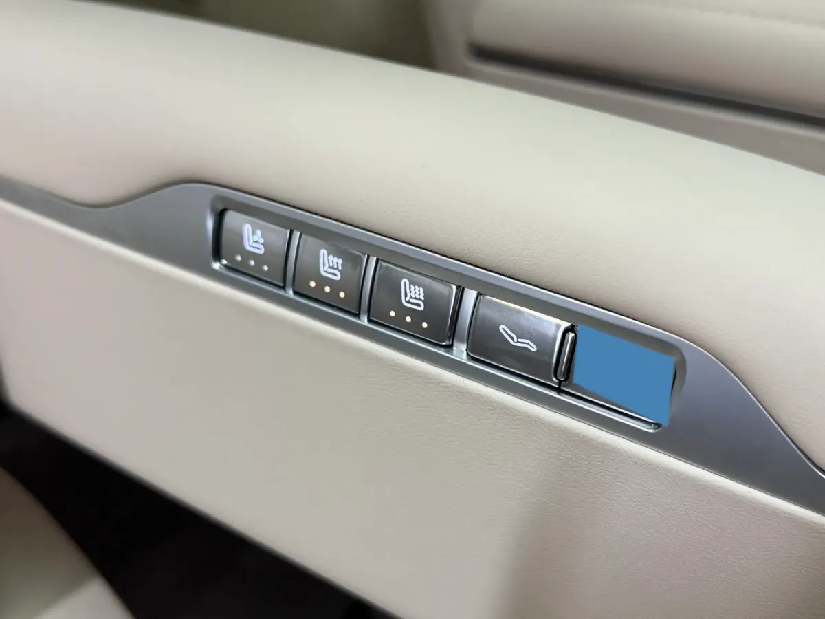 2025 AITO AITO M9 REEV 160HP REEV 52KWH,autocango,china used car exporter,china ev exporter,chinese used car exporter,chinese used ev exporter