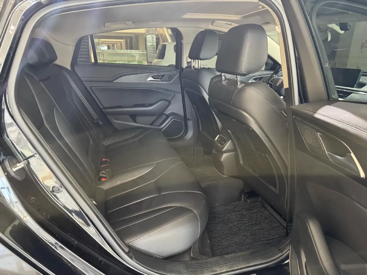 2020 HongQi H5 1.5T 169HP L4 7DCT,autocango,china used car exporter,china ev exporter,chinese used car exporter,chinese used ev exporter