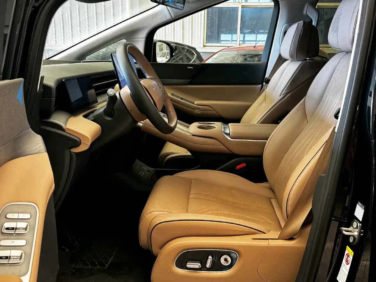 2025 Xpeng X9 BEV,autocango,china used car exporter,china ev exporter,chinese used car exporter,chinese used ev exporter