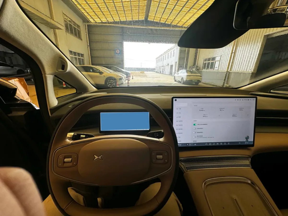 2025 Xpeng X9 BEV,autocango,china used car exporter,china ev exporter,chinese used car exporter,chinese used ev exporter