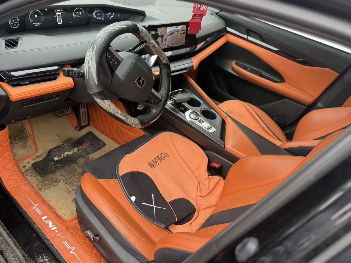 2023 ChangAn UNI-V 1.5T 188HP L4 7DCT,autocango,china used car exporter,china ev exporter,chinese used car exporter,chinese used ev exporter