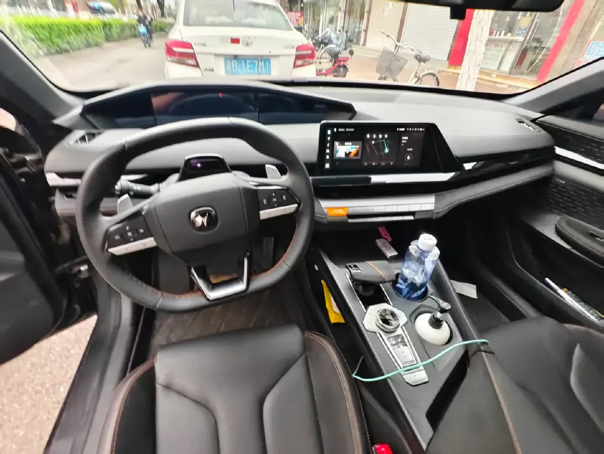 2022 ChangAn UNI-V 2.0T 233HP L4 8AT,autocango,china used car exporter,china ev exporter,chinese used car exporter,chinese used ev exporter