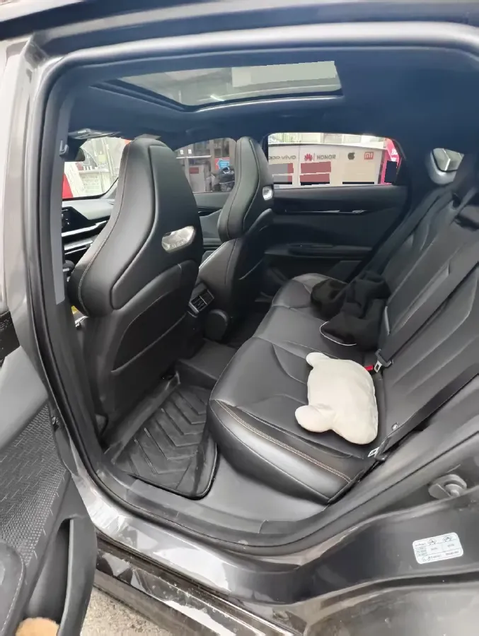 2022 ChangAn UNI-V 2.0T 233HP L4 8AT,autocango,china used car exporter,china ev exporter,chinese used car exporter,chinese used ev exporter