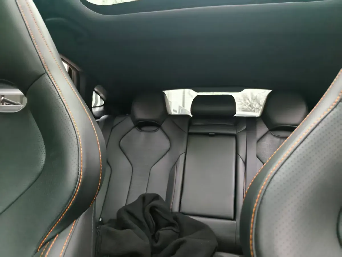 2022 ChangAn UNI-V 2.0T 233HP L4 8AT,autocango,china used car exporter,china ev exporter,chinese used car exporter,chinese used ev exporter