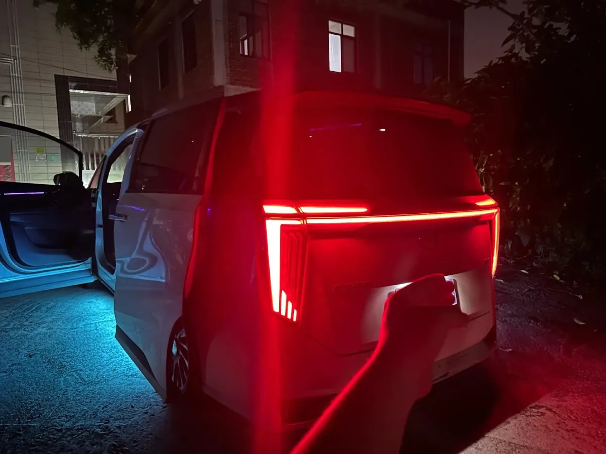 2024 GAC Trumpchi M8 2.0T 252HP L4 8AT,autocango,china used car exporter,china ev exporter,chinese used car exporter,chinese used ev exporter