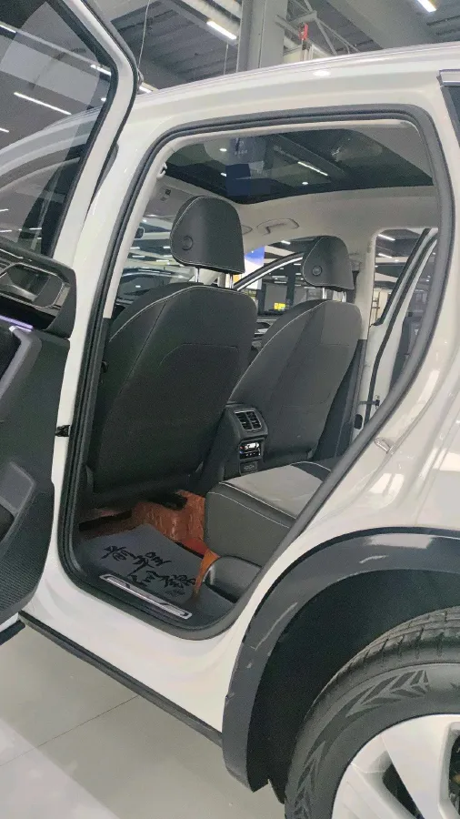 2020 Volkswagen Tayron X 2.0T 186HP L4 7DCT,autocango,china used car exporter,china ev exporter,chinese used car exporter,chinese used ev exporter