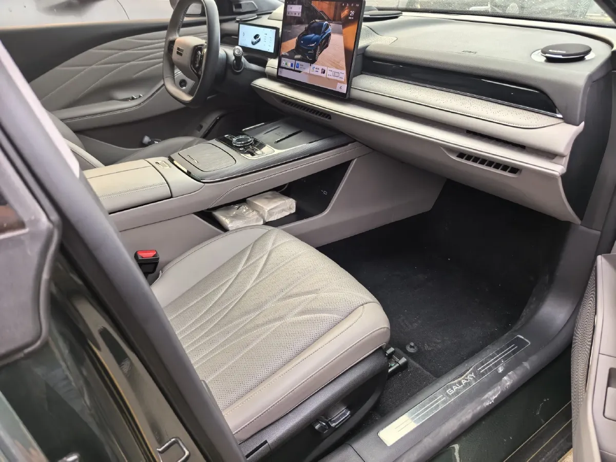 2025 Geely Galaxy Starshine 8 1.5T 163HP L4 3DHT PHEV 27.69KWH,autocango,china used car exporter,china ev exporter,chinese used car exporter,chinese used ev exporter