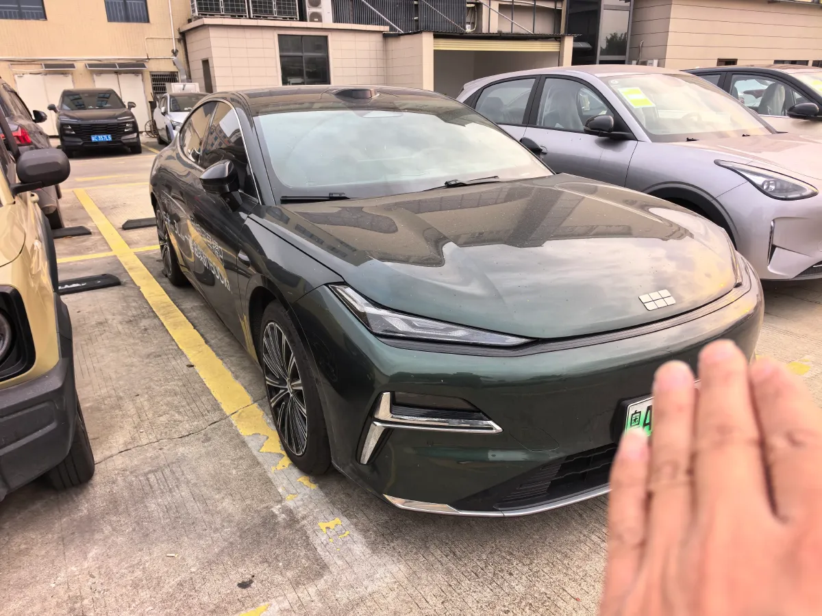 2025 Geely Galaxy Starshine 8 1.5T 163HP L4 3DHT PHEV 27.69KWH,autocango,china used car exporter,china ev exporter,chinese used car exporter,chinese used ev exporter