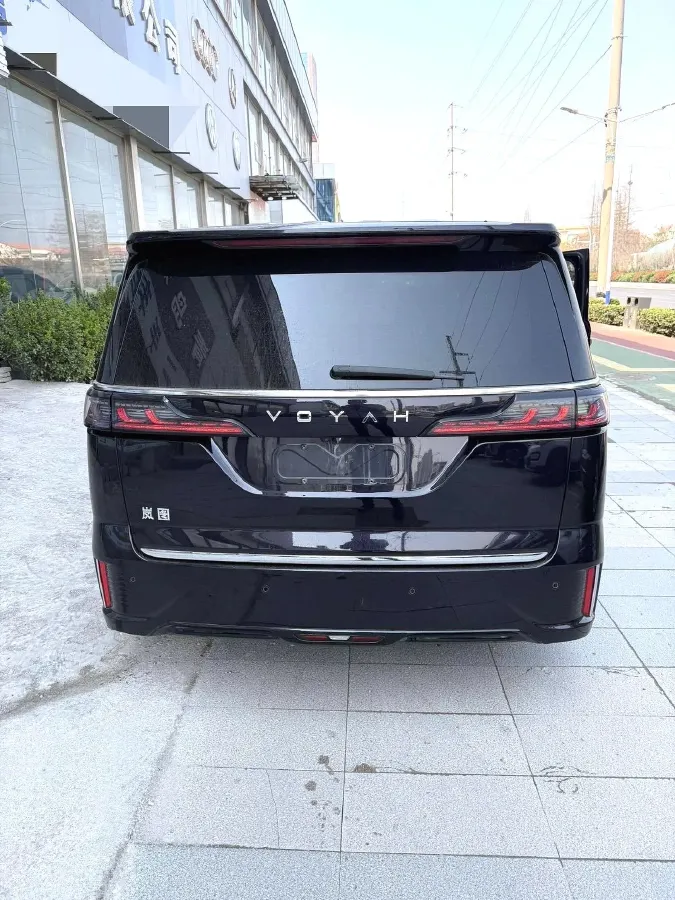 2022 Voyah Dream 1.5T 136HP L4 PHEV 25.57KWH,autocango,china used car exporter,china ev exporter,chinese used car exporter,chinese used ev exporter