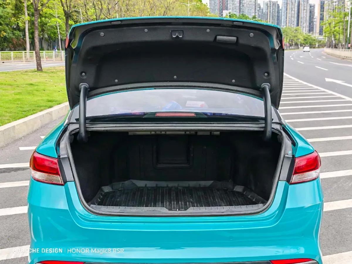 2016 Kia K5 2.0L 161HP L4 6AT,autocango,china used car exporter,china ev exporter,chinese used car exporter,chinese used ev exporter