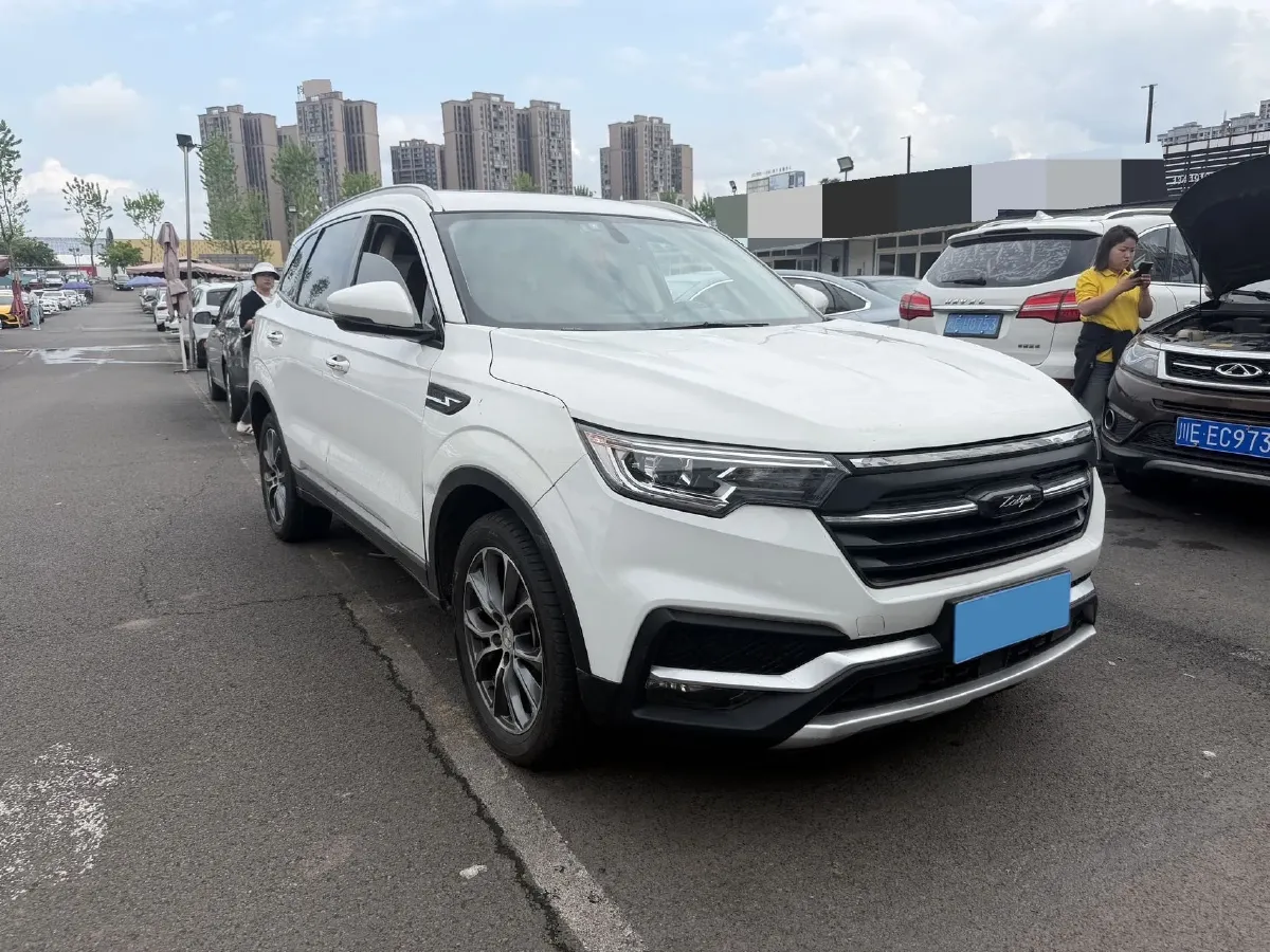 2018 Zotye T500 1.5T 156HP L4 5MT,autocango,china used car exporter,china ev exporter,chinese used car exporter,chinese used ev exporter
