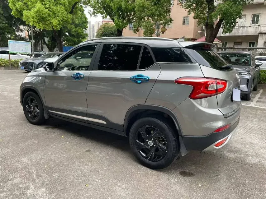 2017 HaiMa S5 Young Edition 1.6L 122HP L4 5MT,autocango,china used car exporter,china ev exporter,chinese used car exporter,chinese used ev exporter