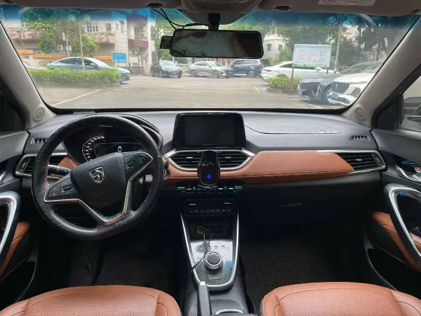 2017 HaiMa S5 Young Edition 1.6L 122HP L4 5MT,autocango,china used car exporter,china ev exporter,chinese used car exporter,chinese used ev exporter