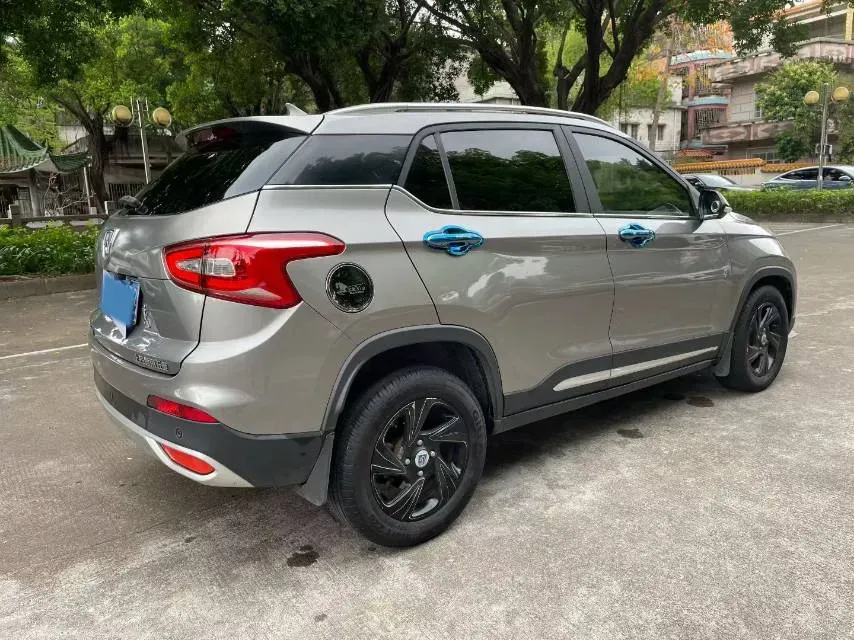 2017 HaiMa S5 Young Edition 1.6L 122HP L4 5MT,autocango,china used car exporter,china ev exporter,chinese used car exporter,chinese used ev exporter