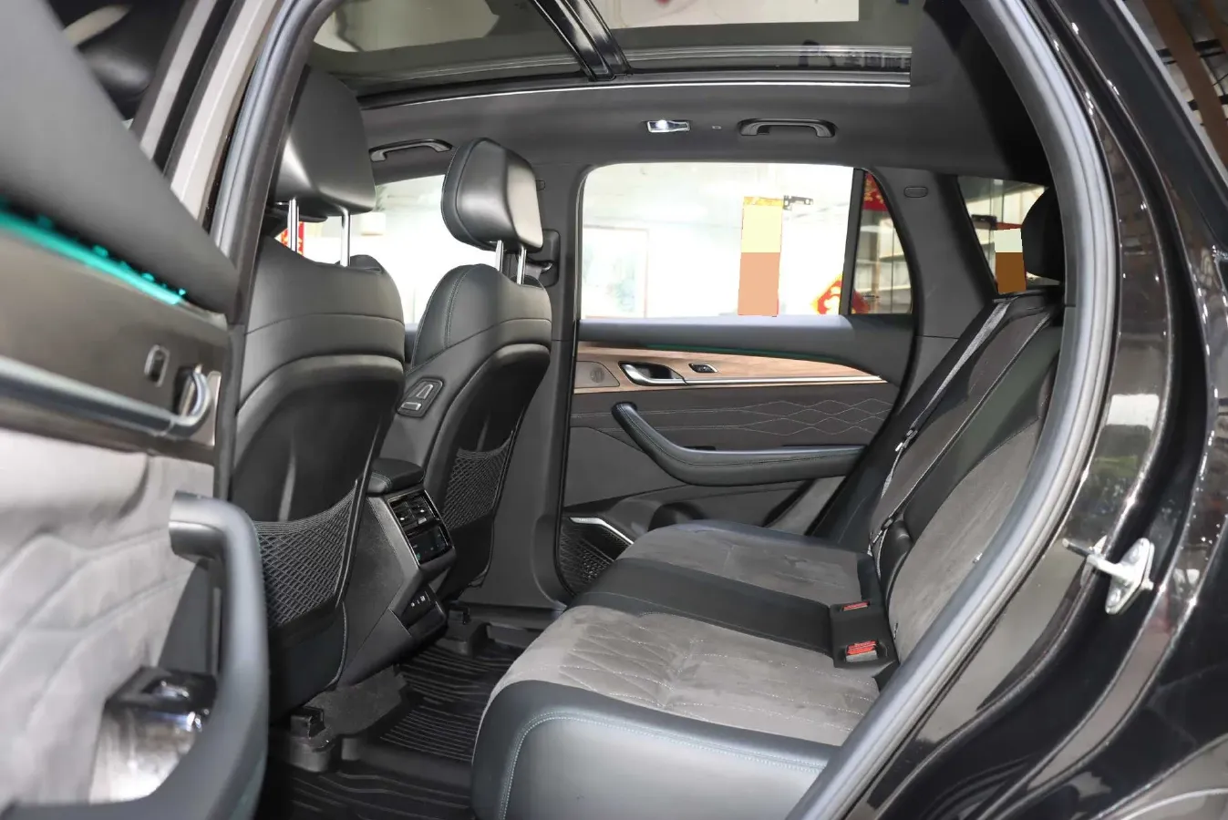 2025 Geely Monjaro 2.0T 238HP L4 8AT,autocango,china used car exporter,china ev exporter,chinese used car exporter,chinese used ev exporter