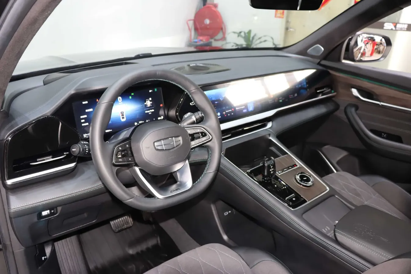 2025 Geely Monjaro 2.0T 238HP L4 8AT,autocango,china used car exporter,china ev exporter,chinese used car exporter,chinese used ev exporter