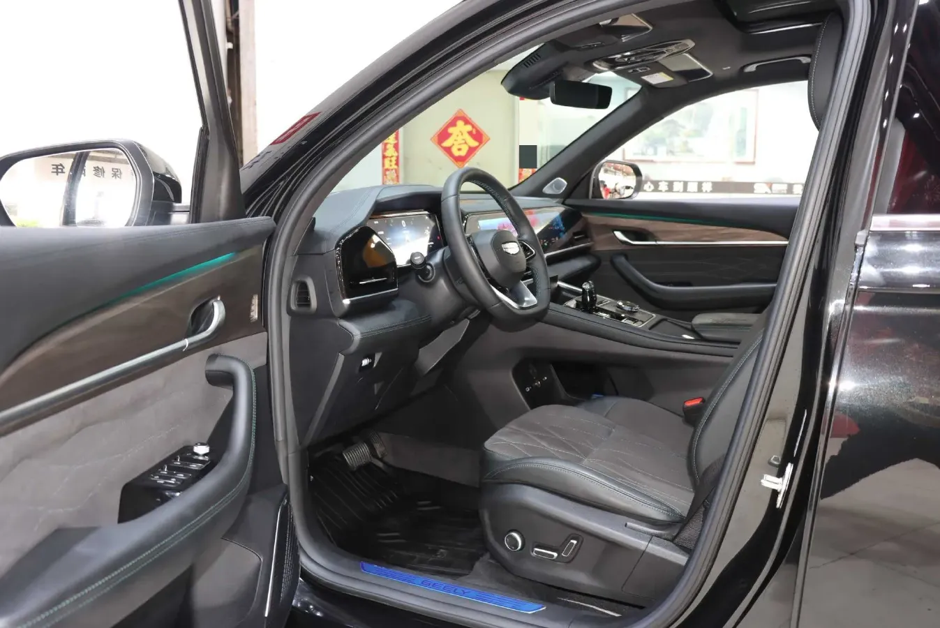 2025 Geely Monjaro 2.0T 238HP L4 8AT,autocango,china used car exporter,china ev exporter,chinese used car exporter,chinese used ev exporter