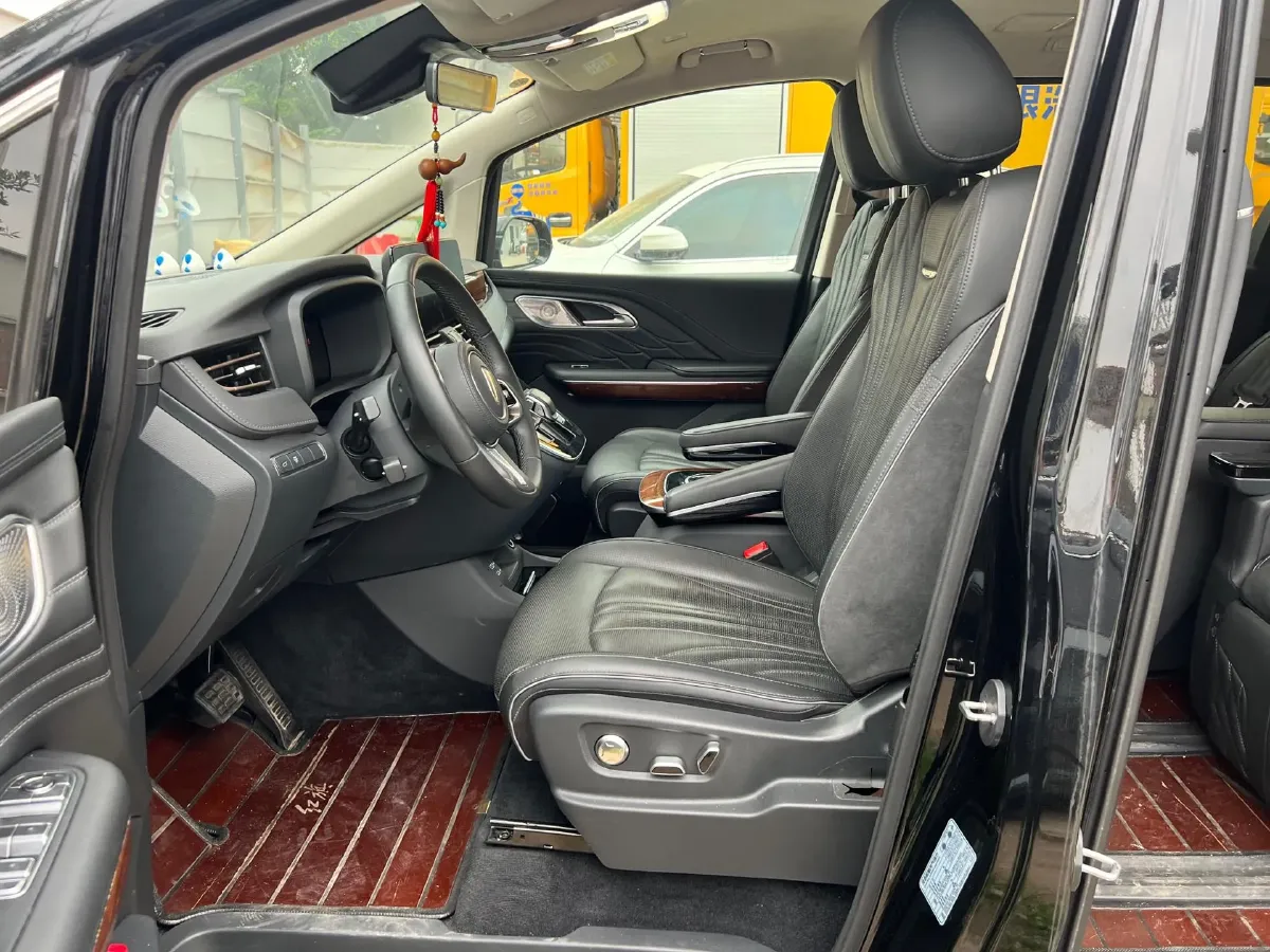 2023 HongQi HQ9 2.0T 252HP L4 8AT,autocango,china used car exporter,china ev exporter,chinese used car exporter,chinese used ev exporter