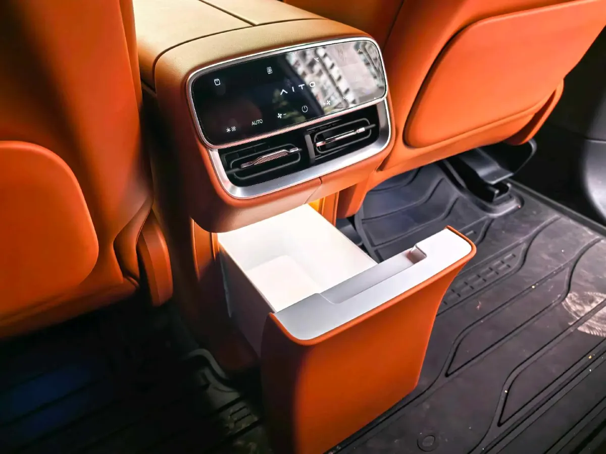 2026 AITO AITO M7 REEV 160HP REEV,autocango,china used car exporter,china ev exporter,chinese used car exporter,chinese used ev exporter