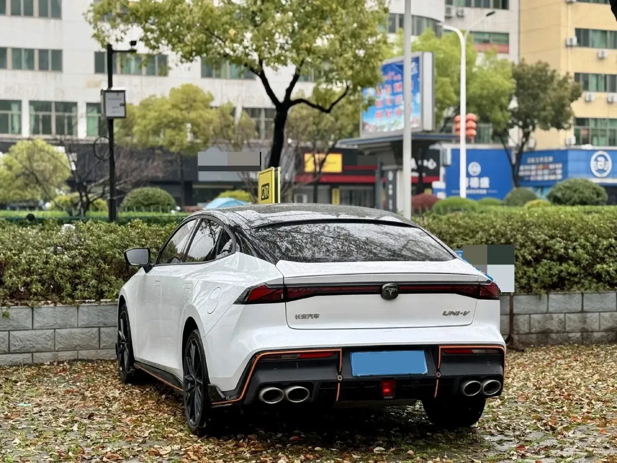 2023 ChangAn UNI-V 1.5T 188HP L4 7DCT,autocango,china used car exporter,china ev exporter,chinese used car exporter,chinese used ev exporter