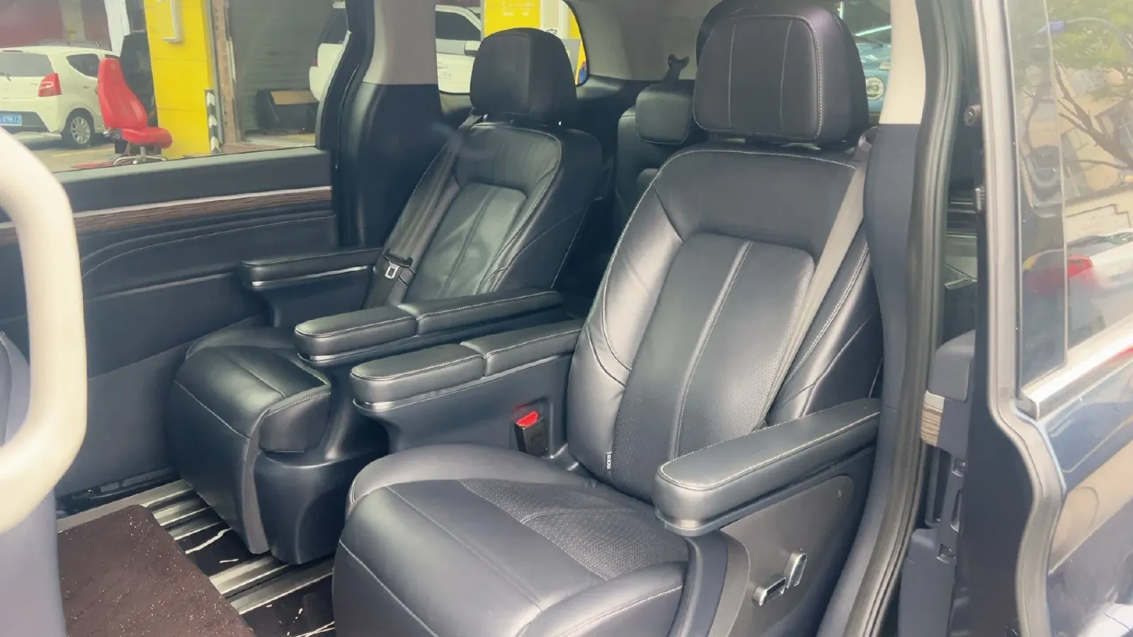 2021 GAC Trumpchi M8 2.0T 252HP L4 8AT,autocango,china used car exporter,china ev exporter,chinese used car exporter,chinese used ev exporter