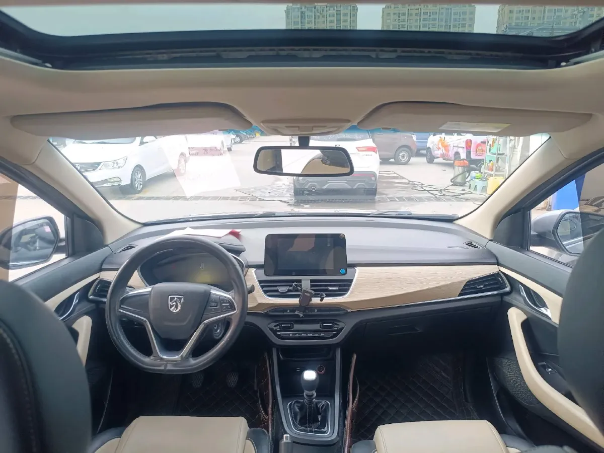 2018 BaoJun 360 1.5L 112HP L4 6MT,autocango,china used car exporter,china ev exporter,chinese used car exporter,chinese used ev exporter