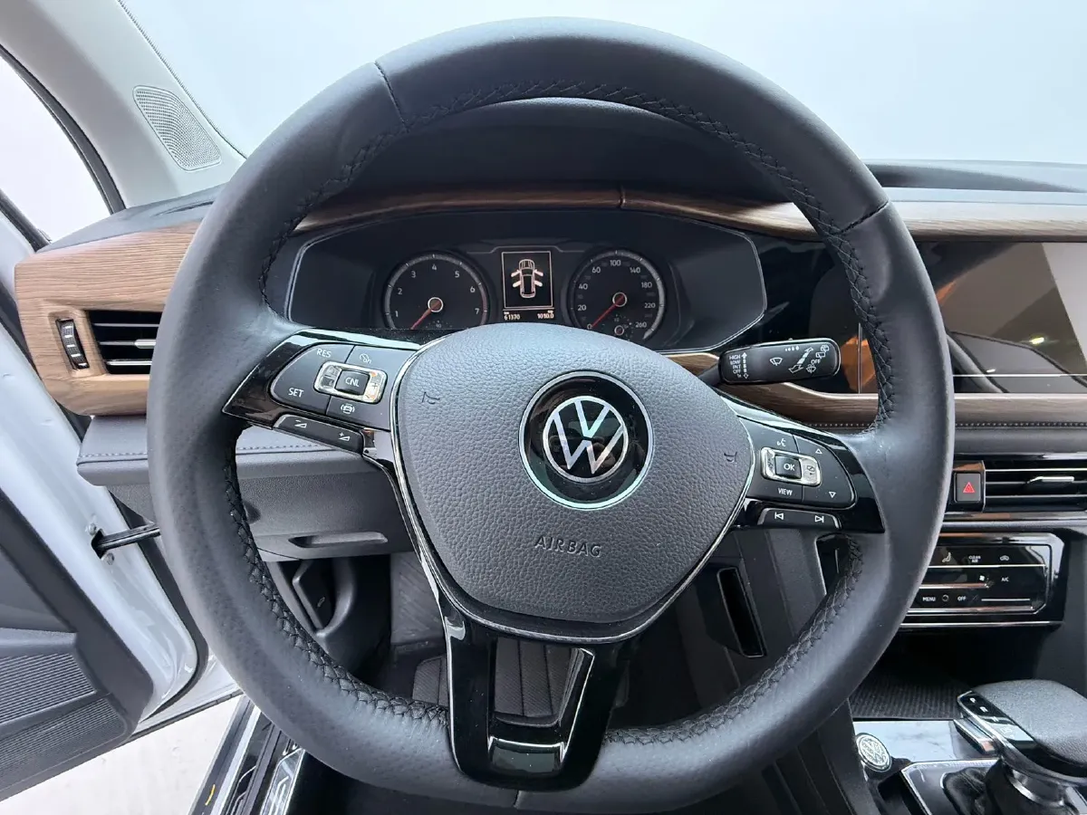 2021 Volkswagen Tharu 1.4T 150HP L4 7DCT,autocango,china used car exporter,china ev exporter,chinese used car exporter,chinese used ev exporter