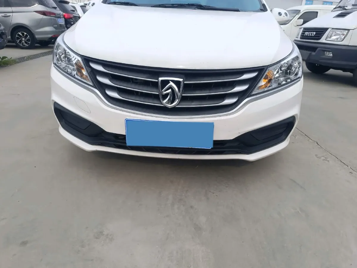 2020 BaoJun 310 1.2L 80HP L4 5MT,autocango,china used car exporter,china ev exporter,chinese used car exporter,chinese used ev exporter